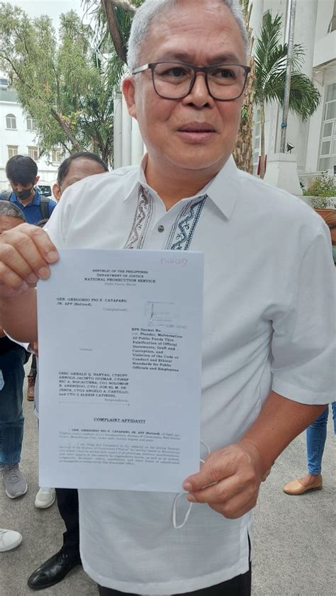 Philippines: Graft charges filed against former light .